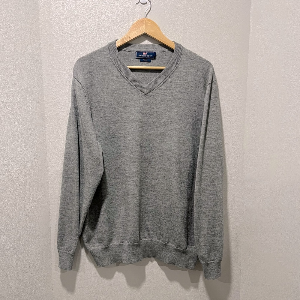 NWOT Men’s V-Neck Knit Sweater - XL
